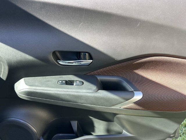 Used 2022 Nissan Kicks SR FWD image 27