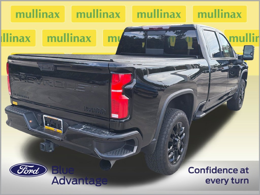 Used 2025 Chevrolet Silverado 2500 High Country w/ Midnight Edition AWD/4WD image 4