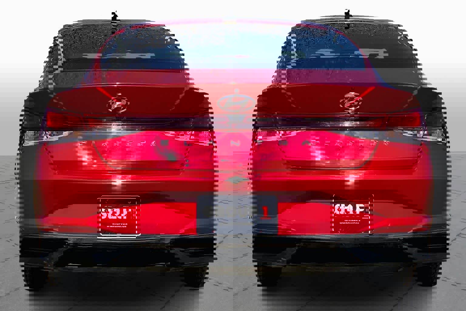 Used 2023 Hyundai Elantra SEL w/ Preferred Accessory Package image 2