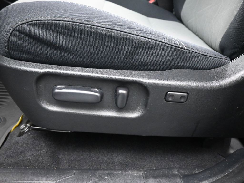 Used 2021 Toyota Tacoma TRD Sport w/ Technology Package image 38