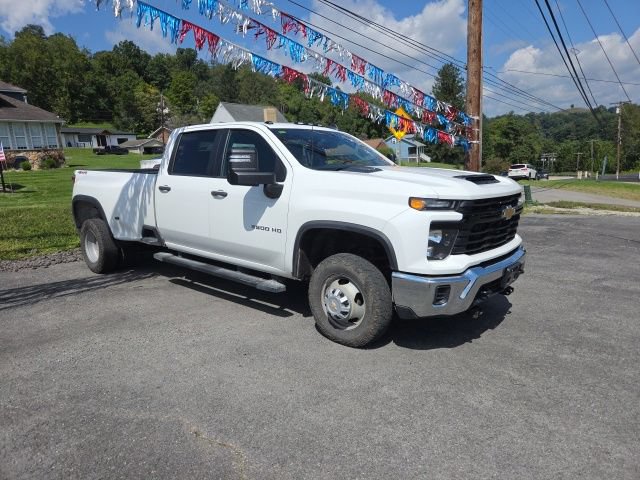 Used 2024 Chevrolet Silverado 3500 W/T AWD/4WD image 2