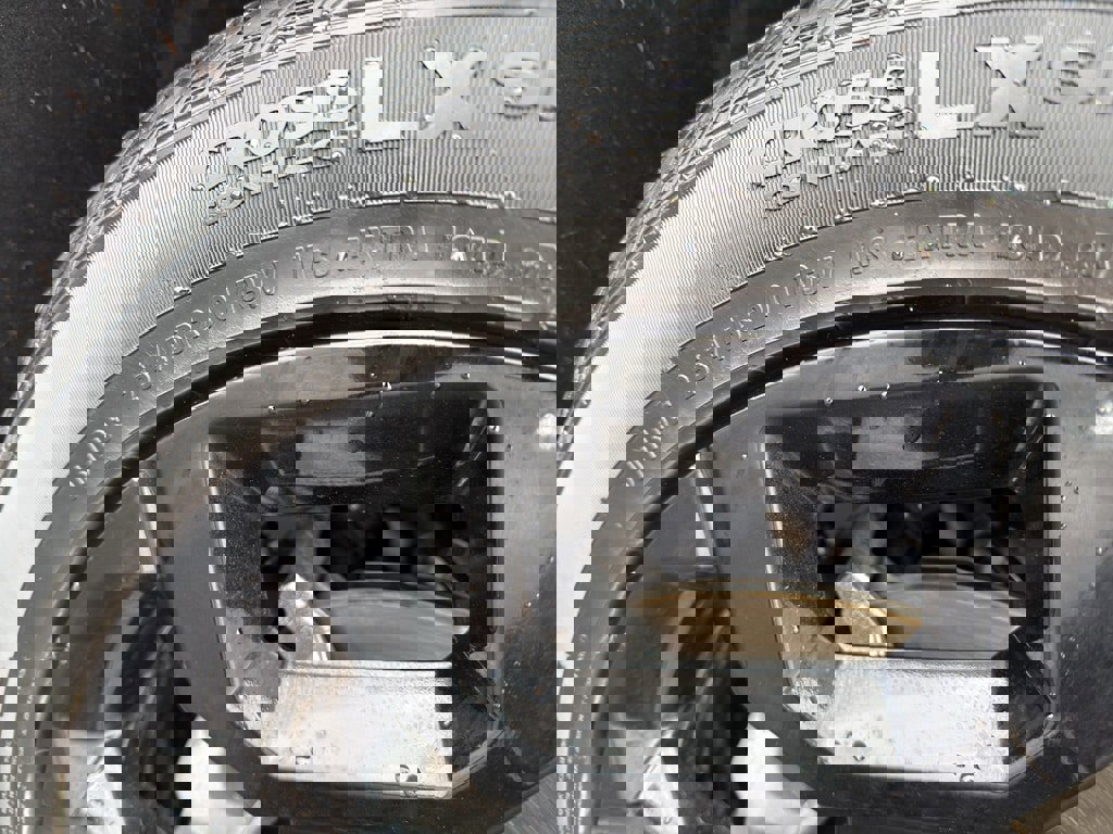 Used 2025 Kia Sorento SX image 13