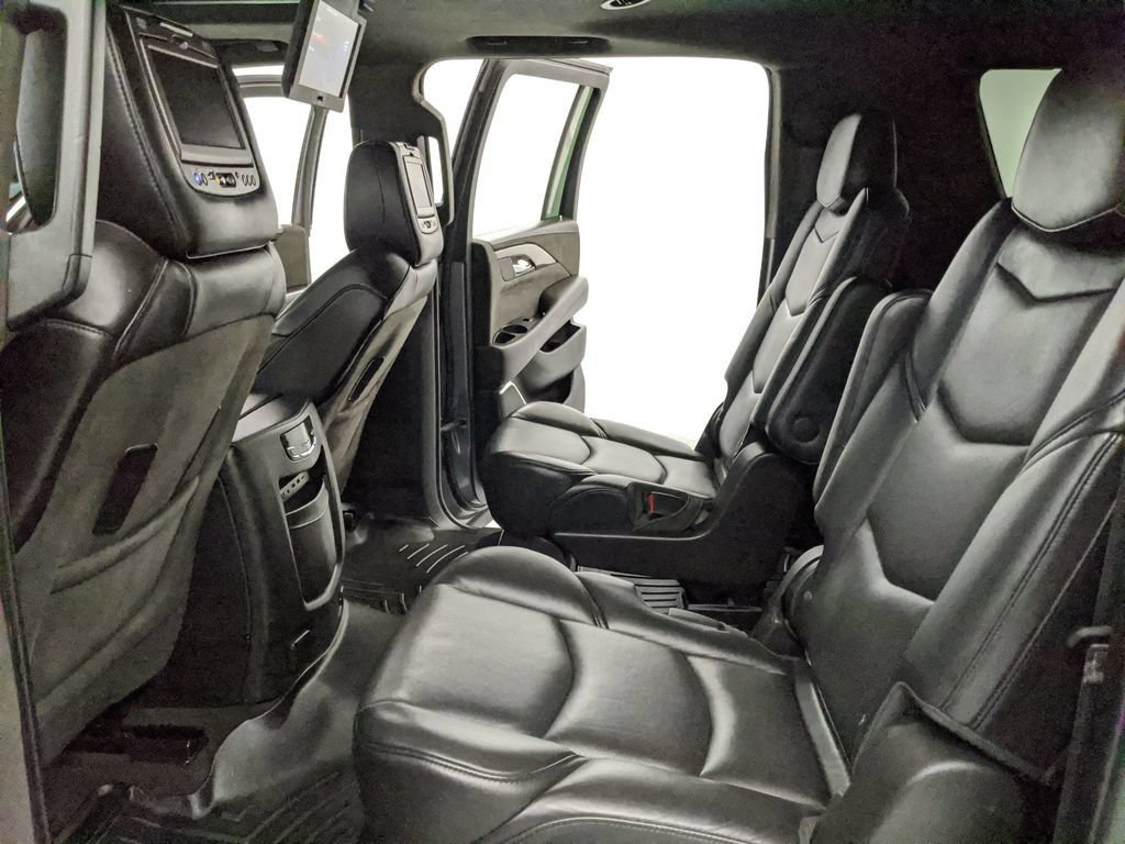 Used 2019 Cadillac Escalade ESV Platinum AWD/4WD image 18