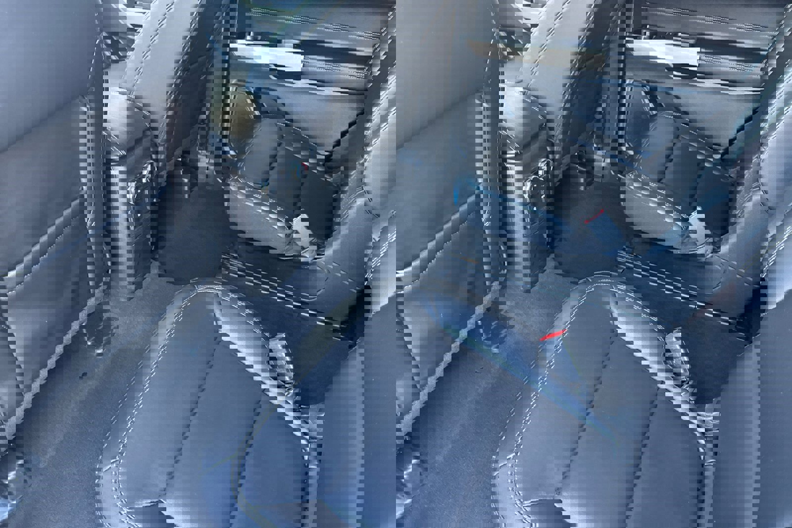 Certified 2022 Ford Explorer XLT w/ Equipment Group 202A image 13