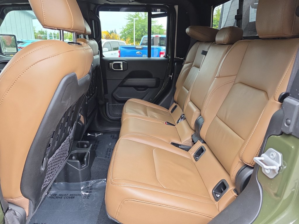 Used 2022 Jeep Gladiator Rubicon w/ Cold Weather Group AWD/4WD image 9