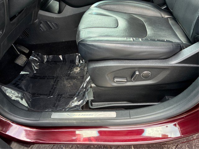Certified 2019 Ford Edge Titanium w/ Equipment Group 301A AWD/4WD image 18