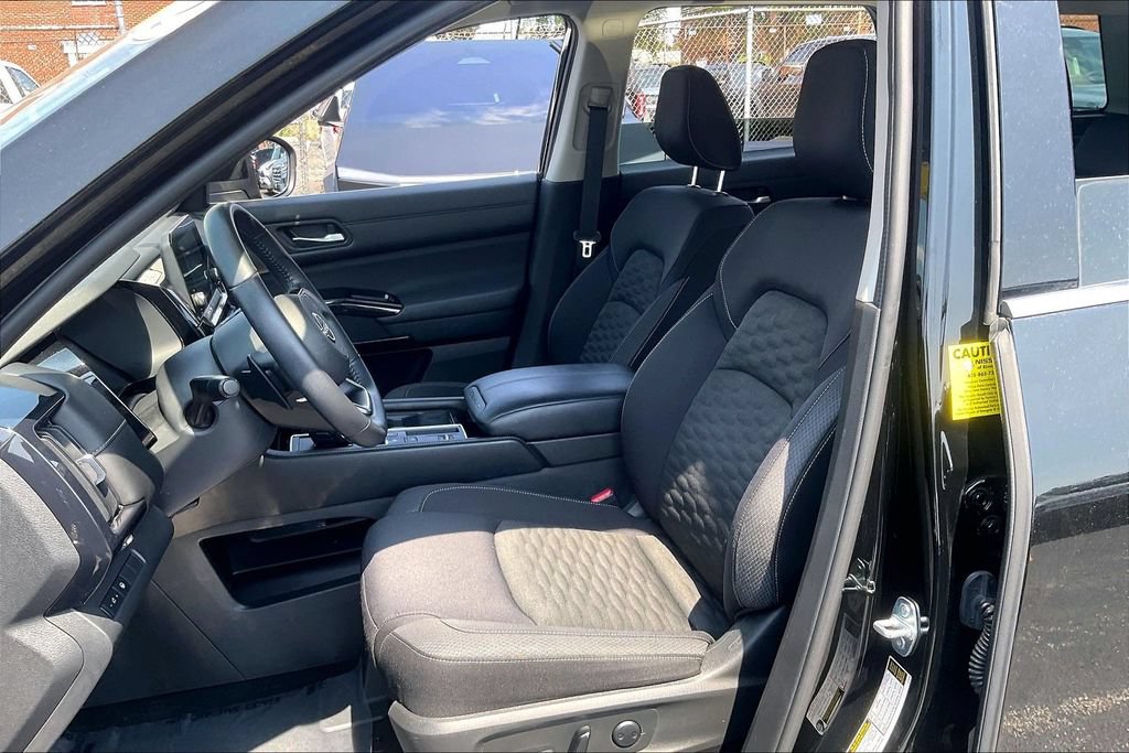 Used 2022 Nissan Pathfinder SV FWD image 24