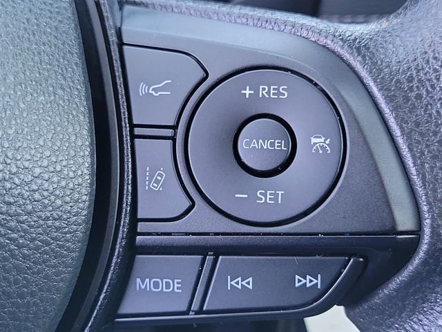 Used 2024 Toyota RAV4 LE AWD/4WD image 9