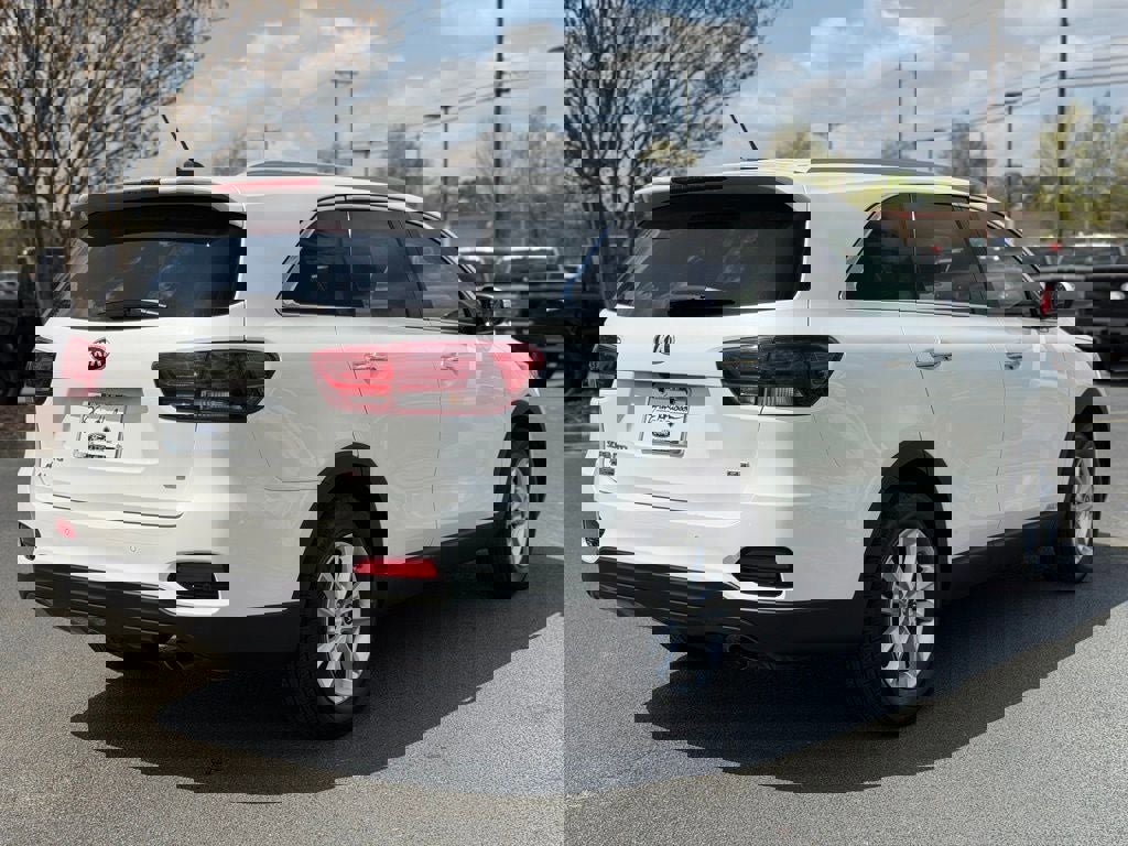 Used 2020 Kia Sorento LX w/ LX I4 Convenience Package image 4