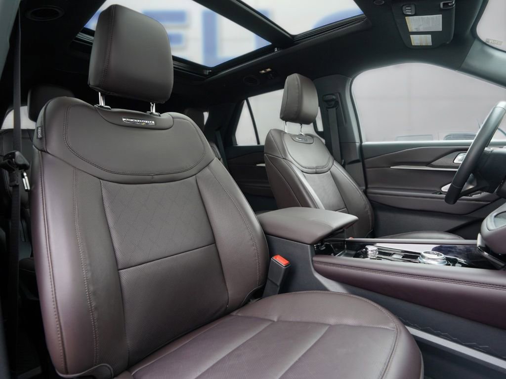 Certified 2025 Ford Explorer Platinum AWD/4WD image 25
