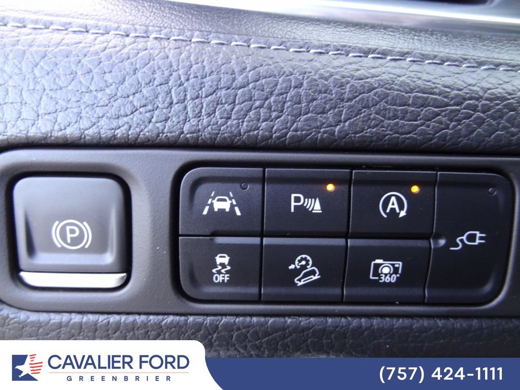 Used 2022 GMC Yukon XL Denali AWD/4WD image 23