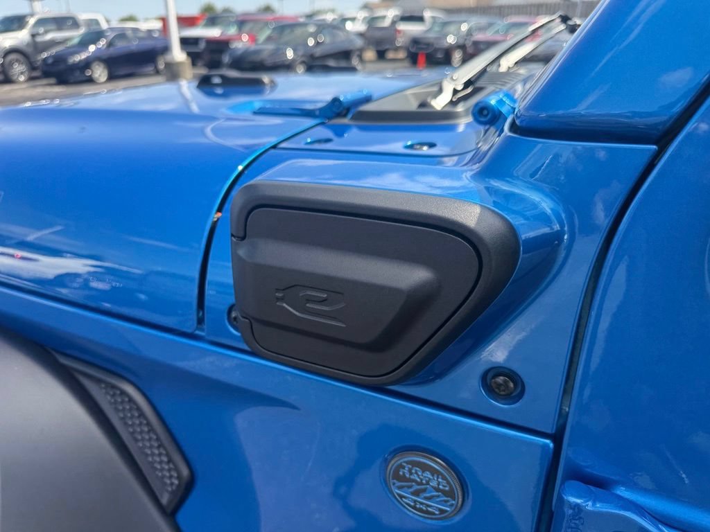 Used 2023 Jeep Wrangler Unlimited w/ Cold Weather Group AWD/4WD image 17