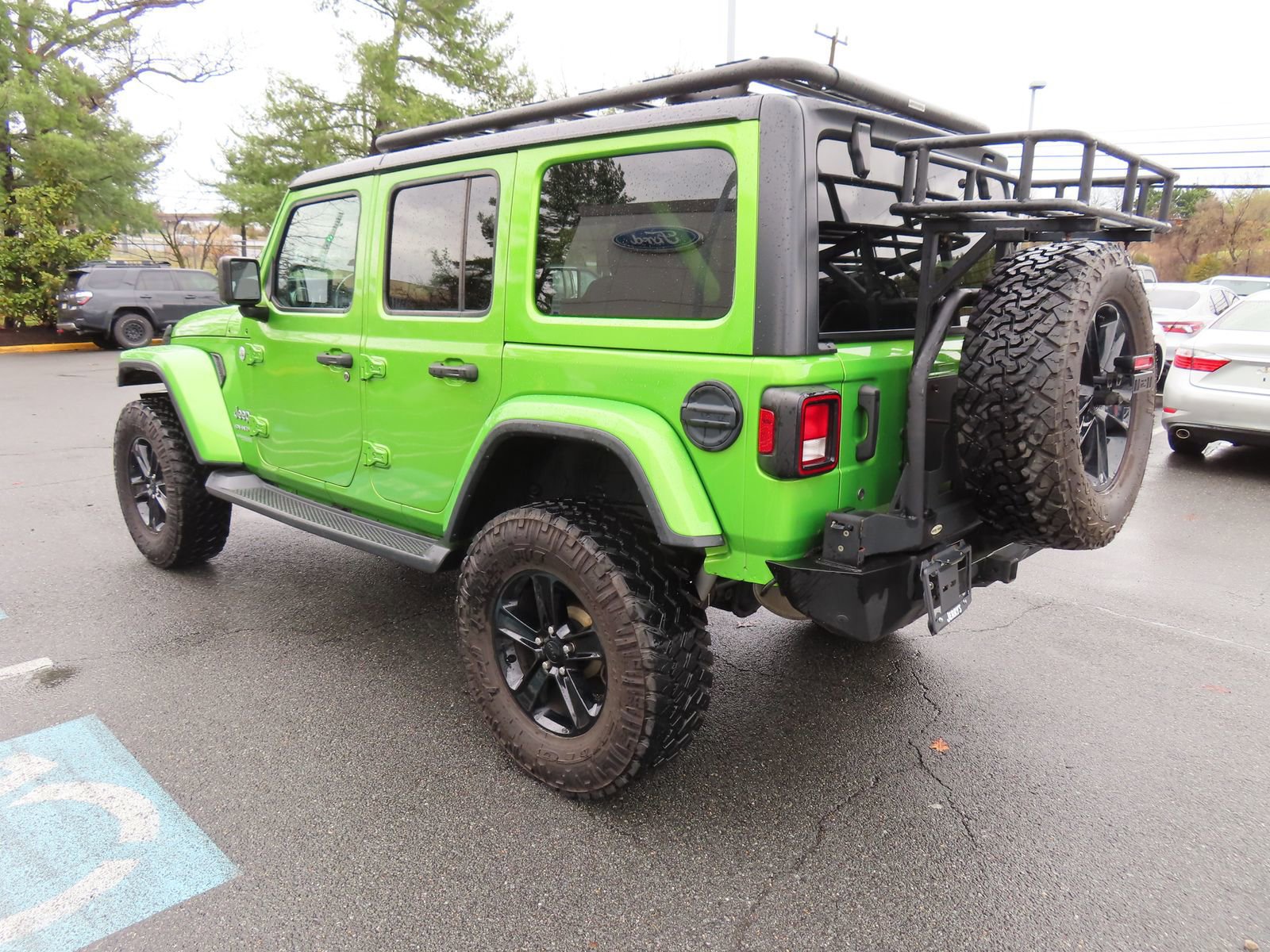 Used 2019 Jeep Wrangler Unlimited Sahara image 4