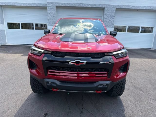 Used 2025 Chevrolet Colorado ZR2 w/ Technology Package AWD/4WD image 10
