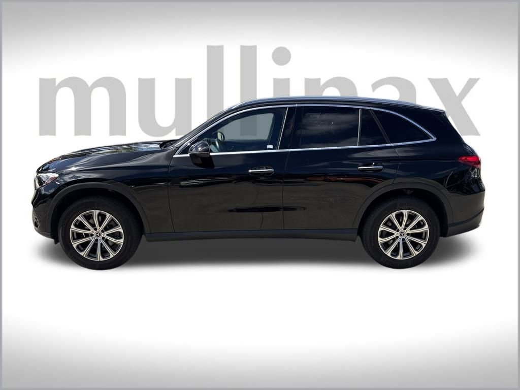 Used 2024 Mercedes-Benz GLC 300 4MATIC image 9