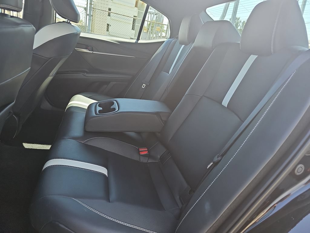 Used 2025 Toyota Camry SE FWD image 13