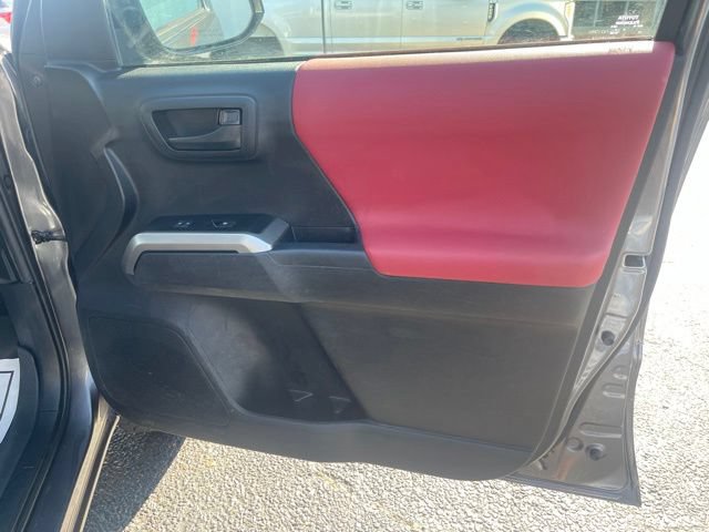 Used 2023 Toyota Tacoma SR5 RWD image 18
