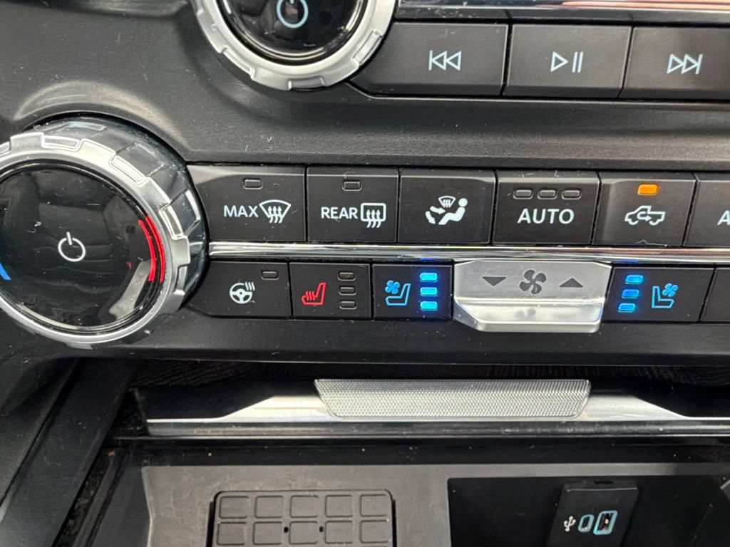 Certified 2024 Ford F350 Platinum w/ FX4 Off-Road Package AWD/4WD image 35