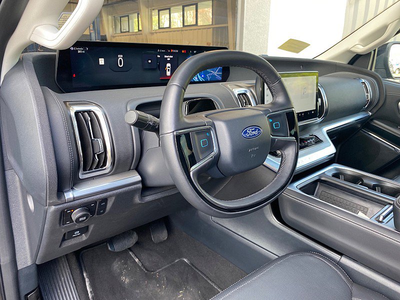 Certified 2025 Ford Expedition Max Platinum AWD/4WD image 24