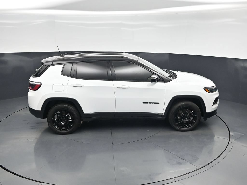 Used 2023 Jeep Compass Latitude AWD/4WD image 35