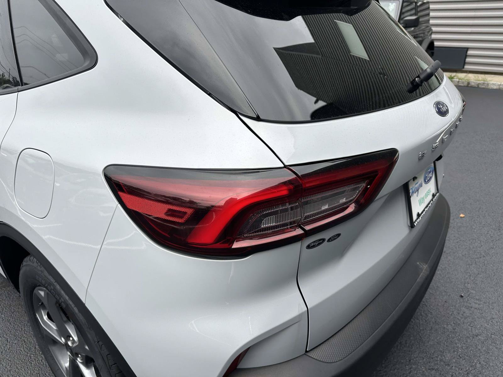 Certified 2025 Ford Escape ST-Line AWD/4WD image 10