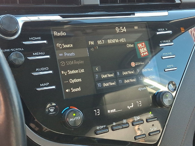 Used 2019 Toyota Camry XLE FWD image 18