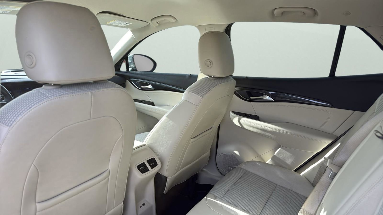 Used 2022 Buick Envision Preferred FWD image 29
