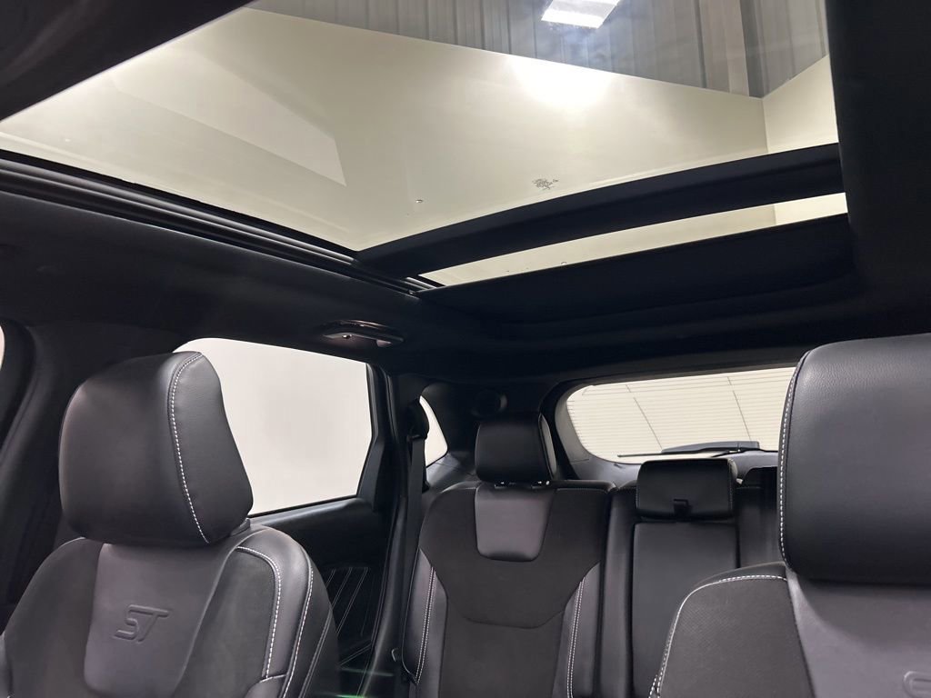 Certified 2023 Ford Edge ST w/ Convenience Package image 24