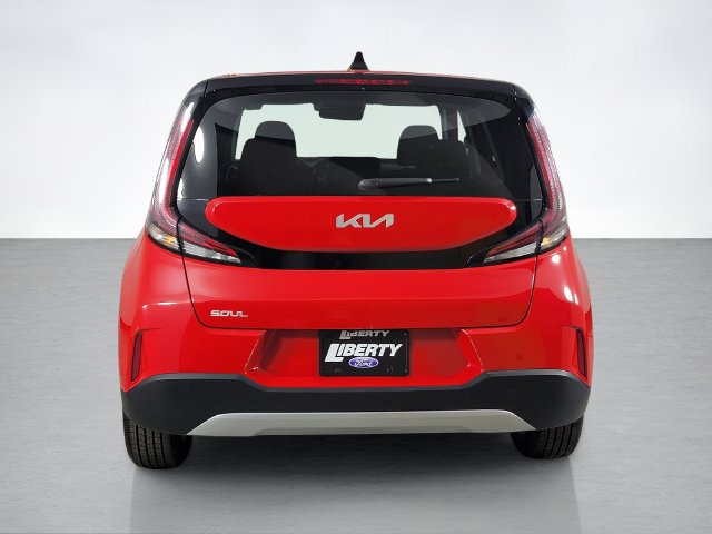 Used 2025 Kia Soul LX w/ LX Technology Package FWD image 4