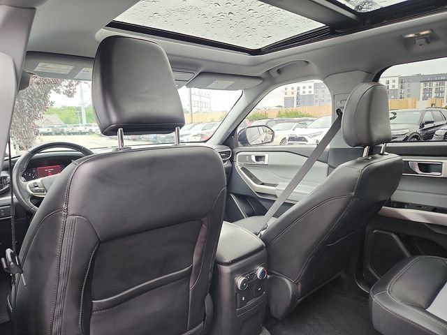 Certified 2022 Ford Explorer XLT w/ Equipment Group 202A AWD/4WD image 24