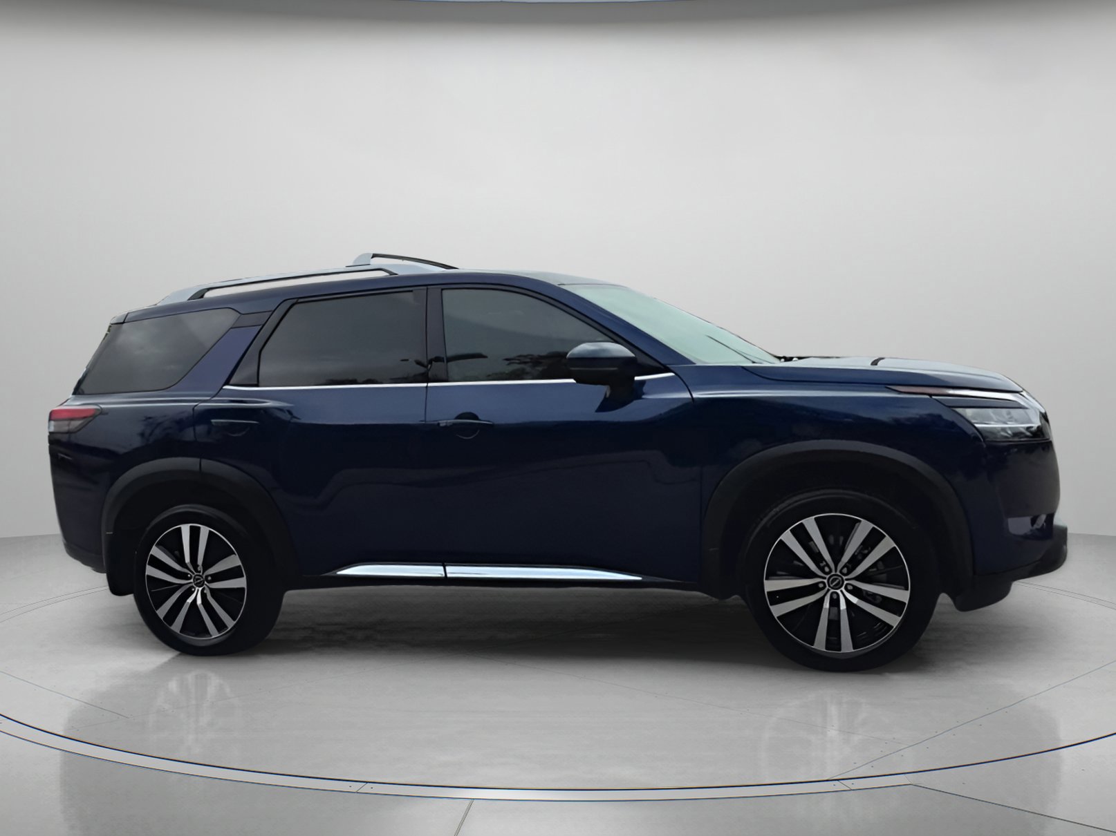 Used 2024 Nissan Pathfinder Platinum image 26
