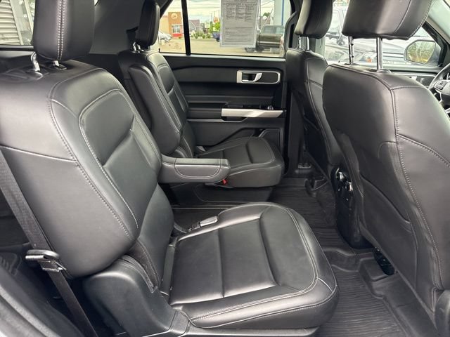 Certified 2023 Ford Explorer XLT w/ Equipment Group 202A AWD/4WD image 25