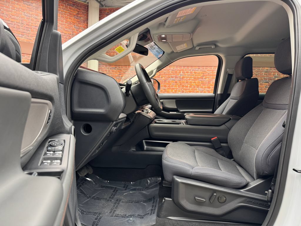Certified 2025 Ford Expedition Active AWD/4WD image 22