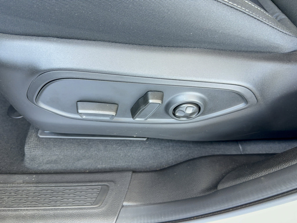 Used 2025 Jeep Grand Cherokee L Laredo image 38