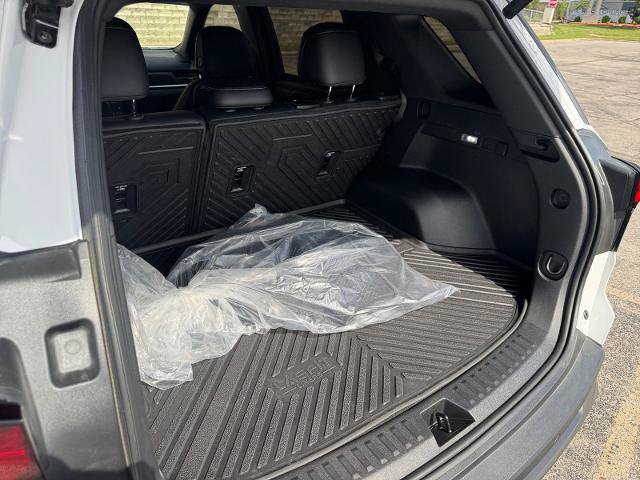 Used 2026 GMC Terrain Elevation w/ Elevation Premium Package FWD image 16