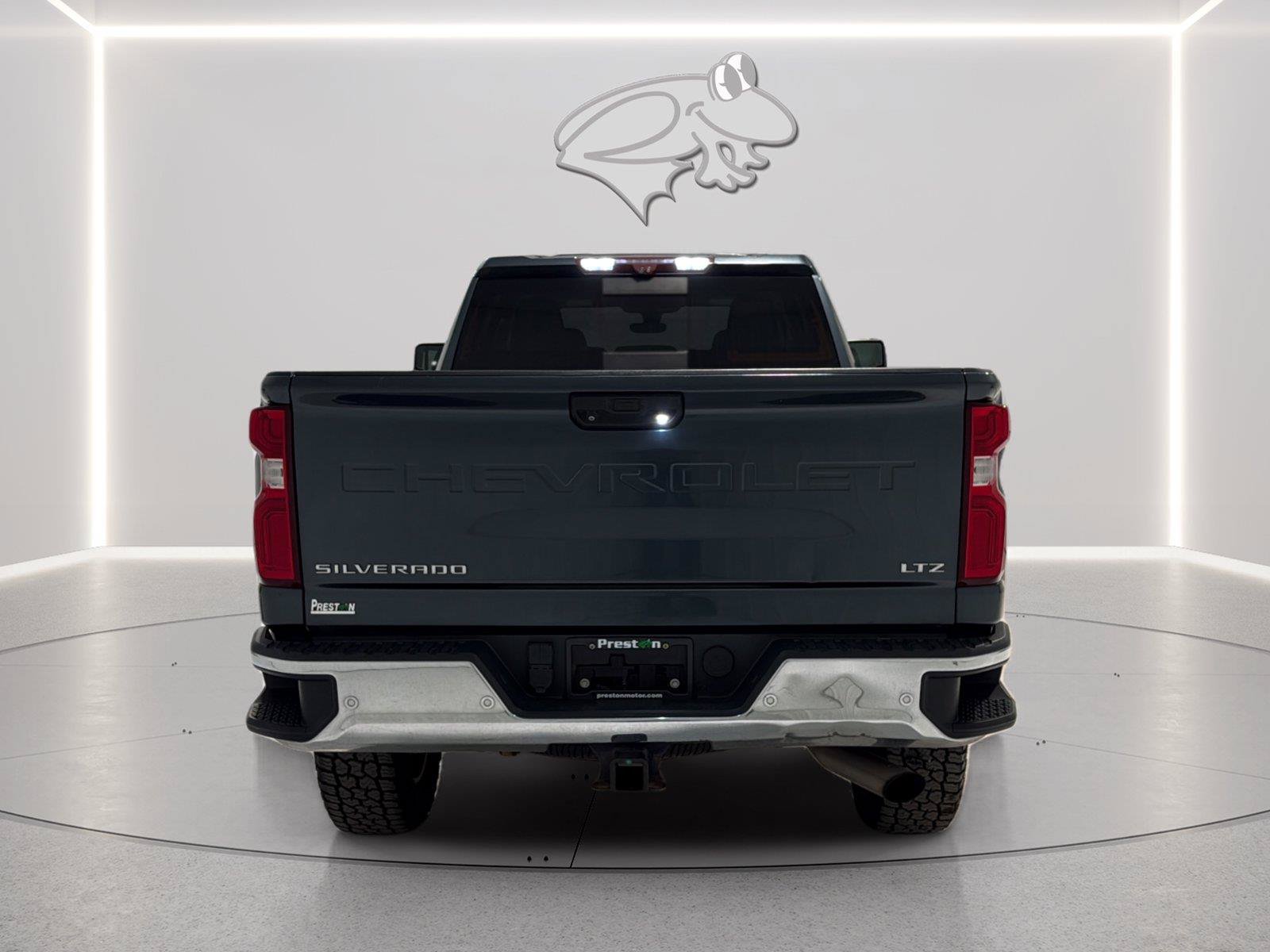 Used 2020 Chevrolet Silverado 3500 LTZ w/ LTZ Premium Package AWD/4WD image 4