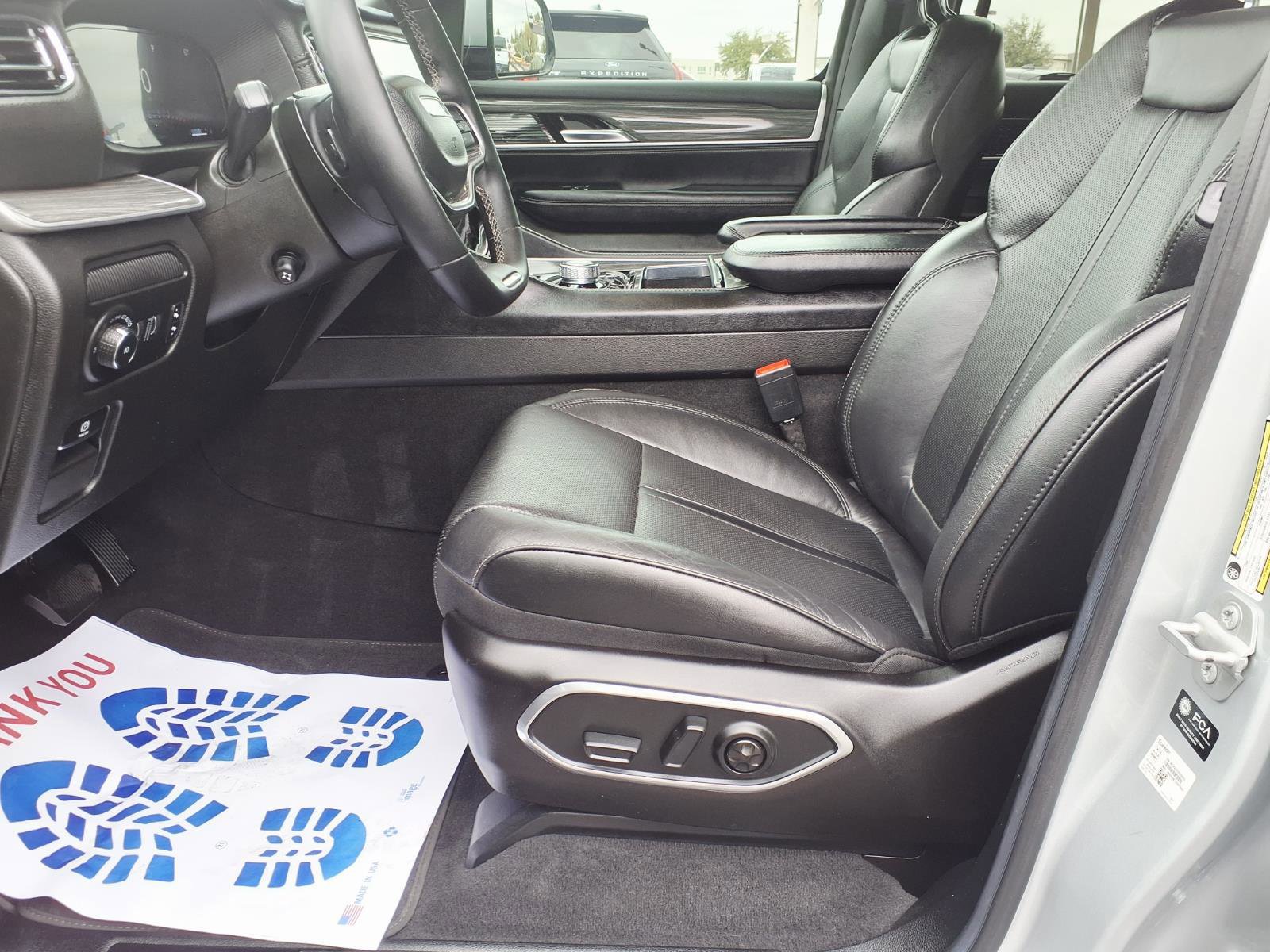 Used 2022 Jeep Wagoneer Series III w/ Flexible Seating Group image 23