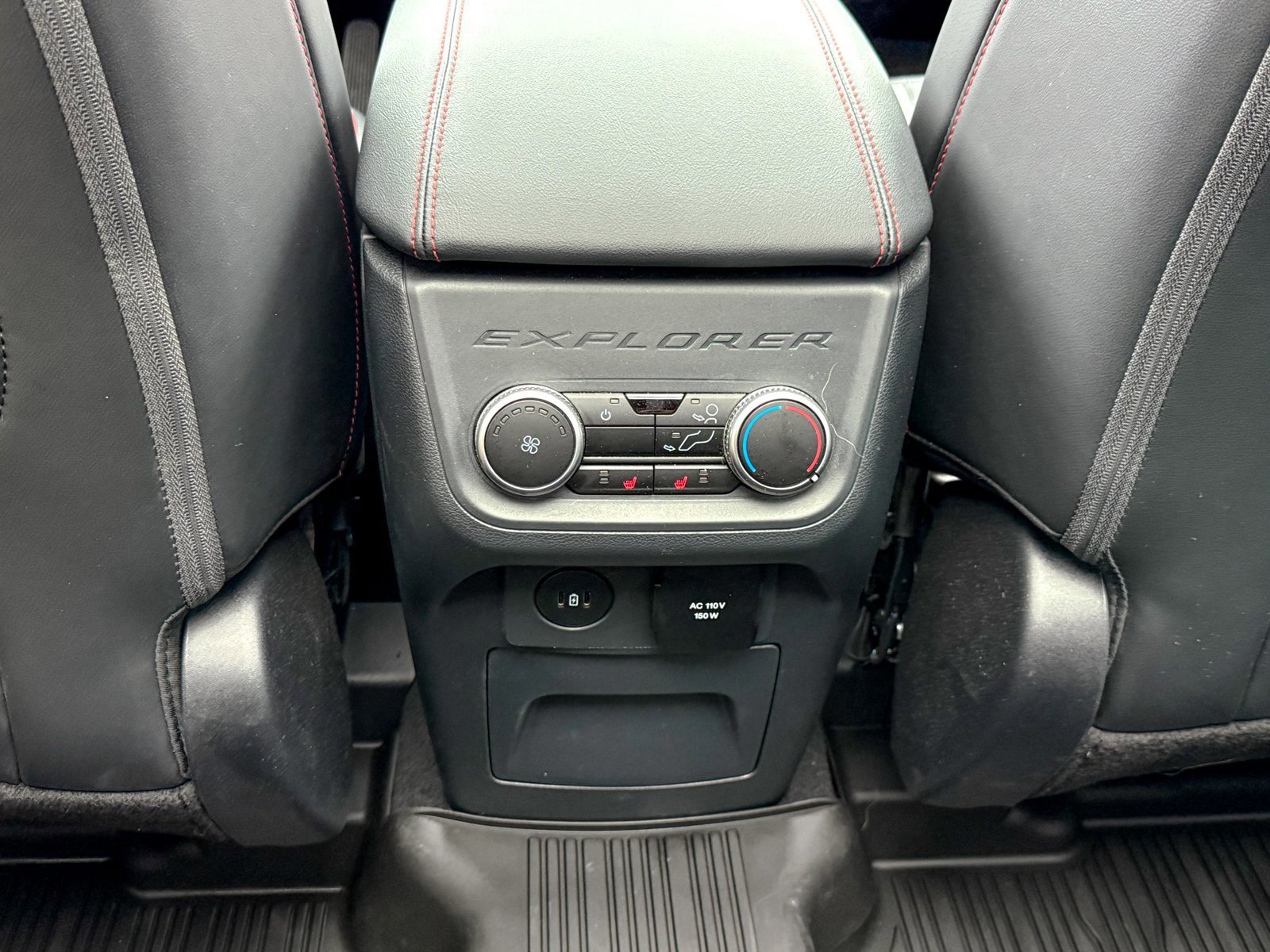 Certified 2025 Ford Explorer ST-Line w/ Premium Package image 23