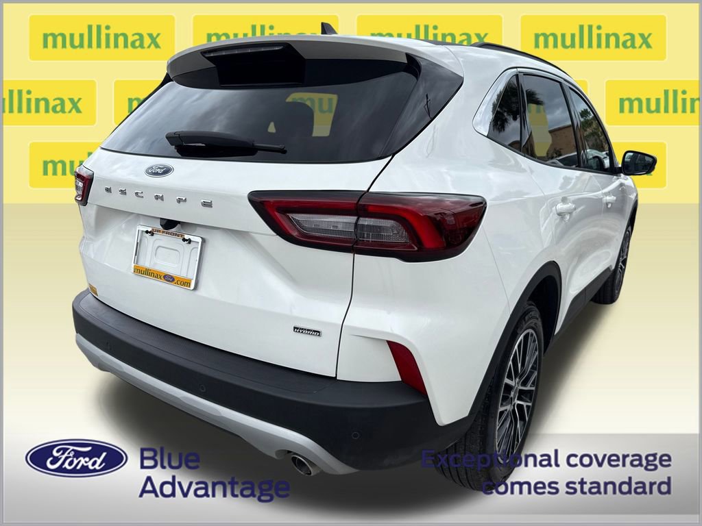 Certified 2024 Ford Escape SE image 3