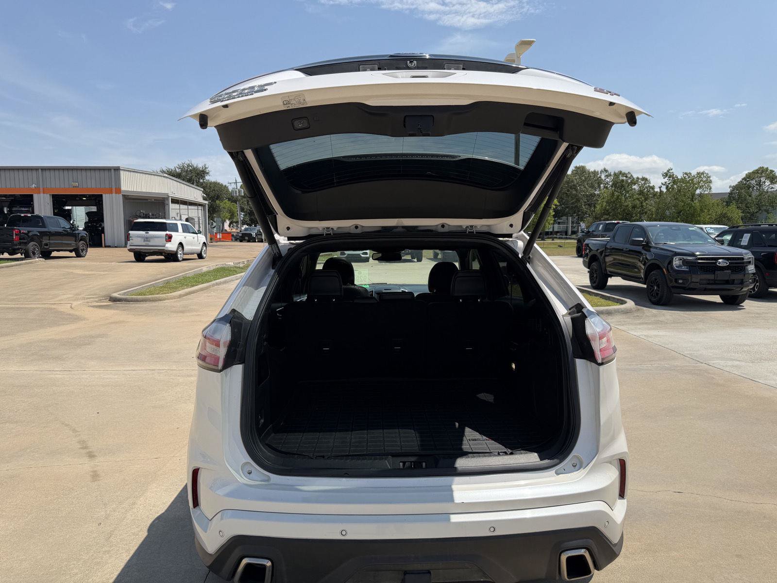 Certified 2019 Ford Edge ST w/ Equipment Group 401A AWD/4WD image 6