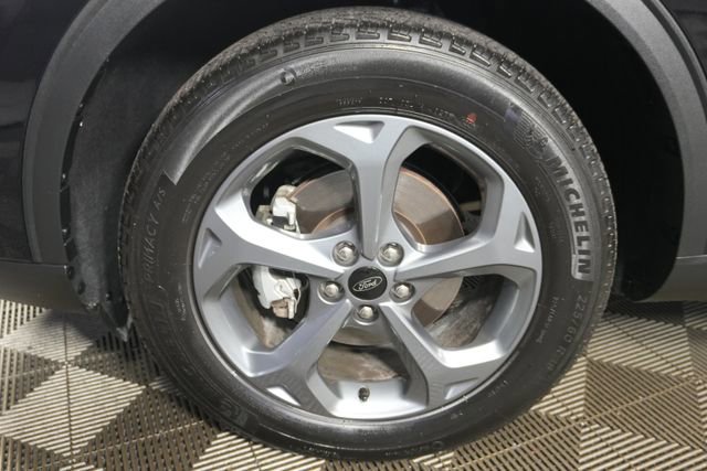 Certified 2025 Ford Escape ST-Line AWD/4WD image 9