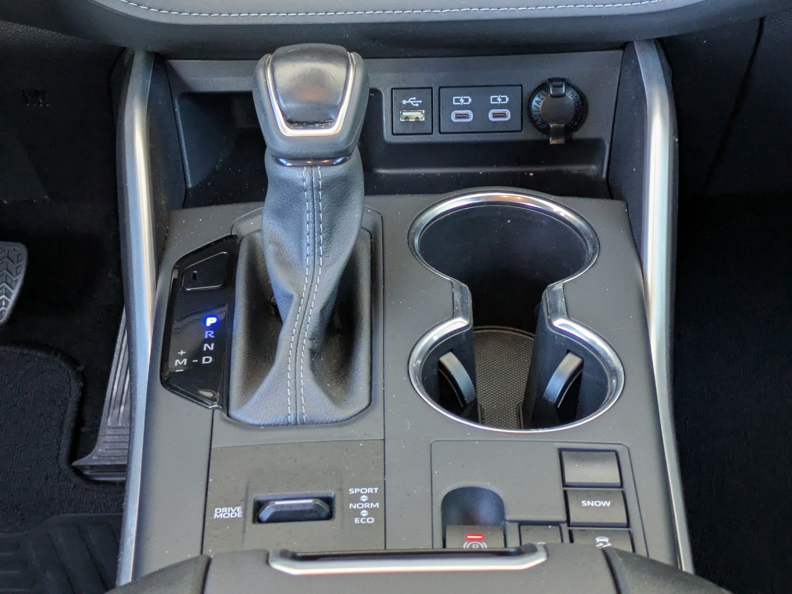 Used 2025 Toyota Highlander XLE FWD image 21
