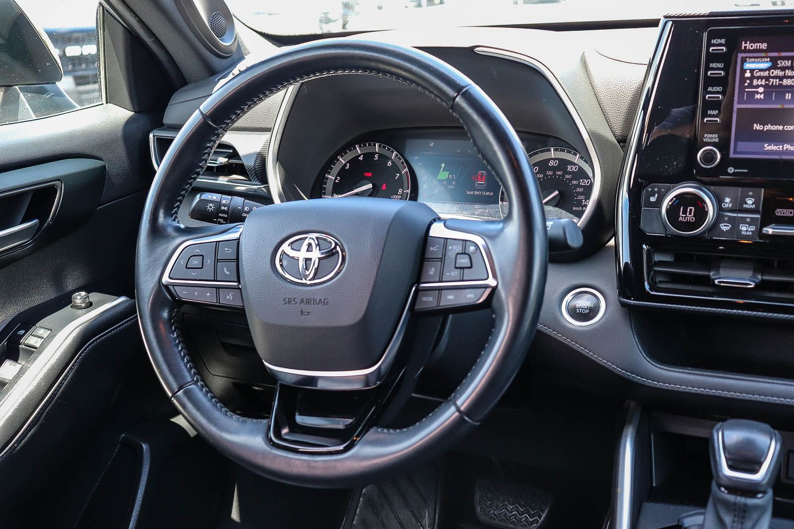 Used 2021 Toyota Highlander XSE FWD image 15