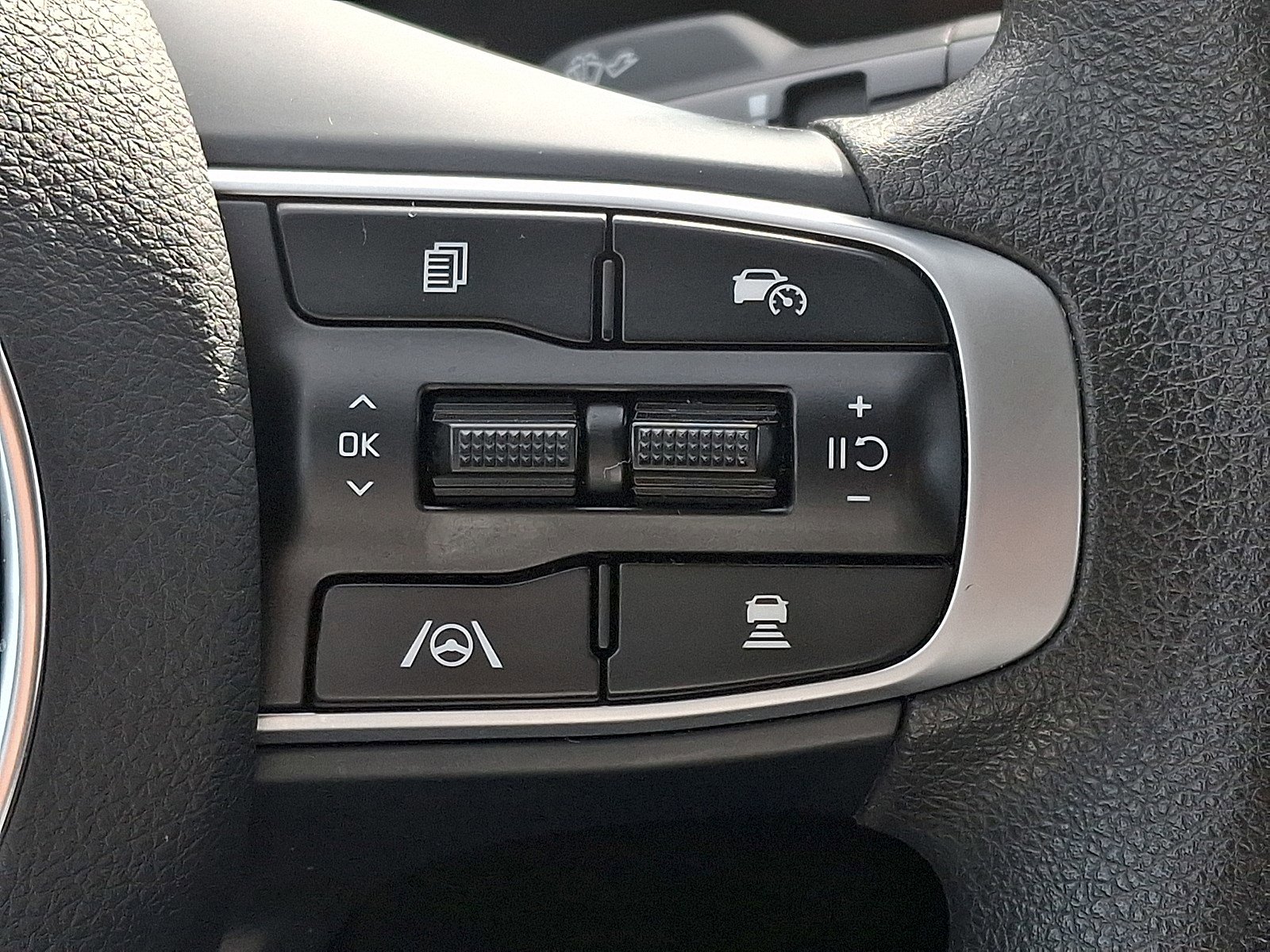 Used 2025 Kia K5 LXS FWD image 20