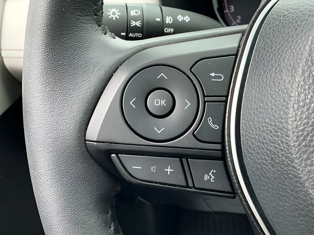 Used 2023 Toyota RAV4 XLE Premium FWD image 30