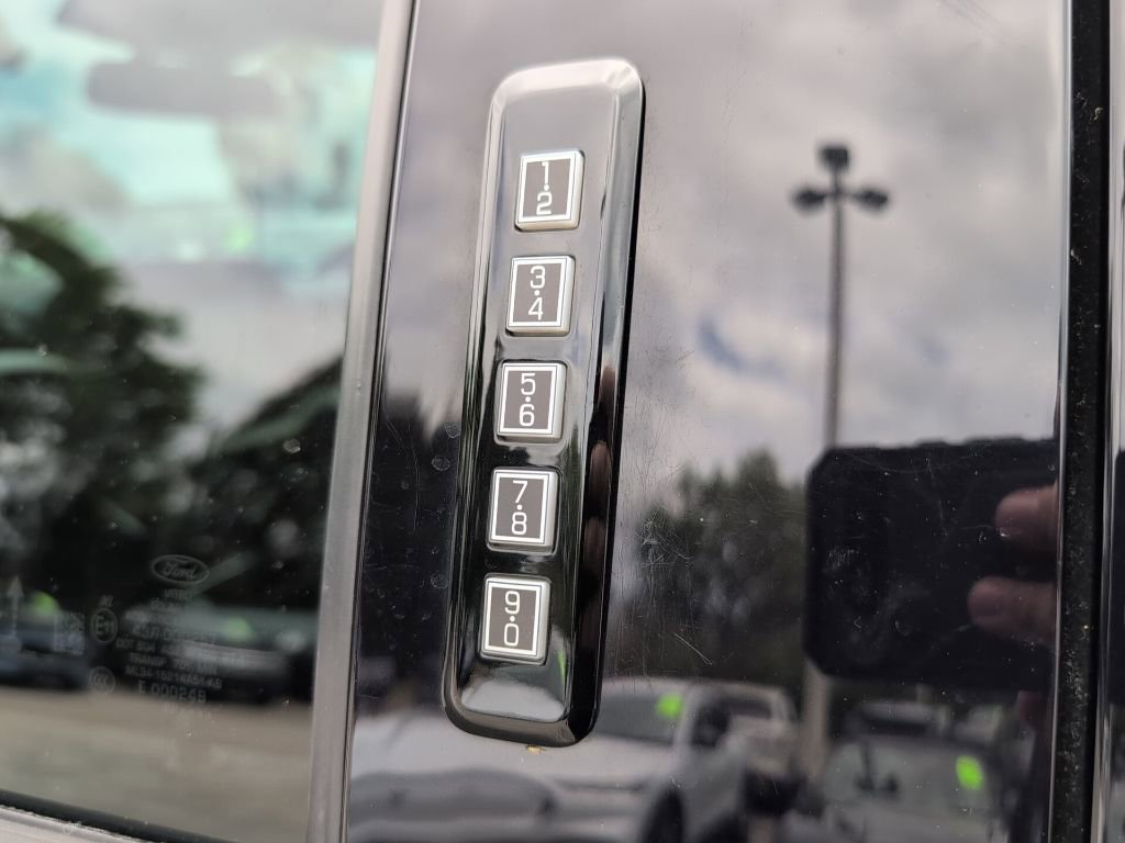 Certified 2022 Ford F150 Raptor w/ Equipment Group 801A High image 8