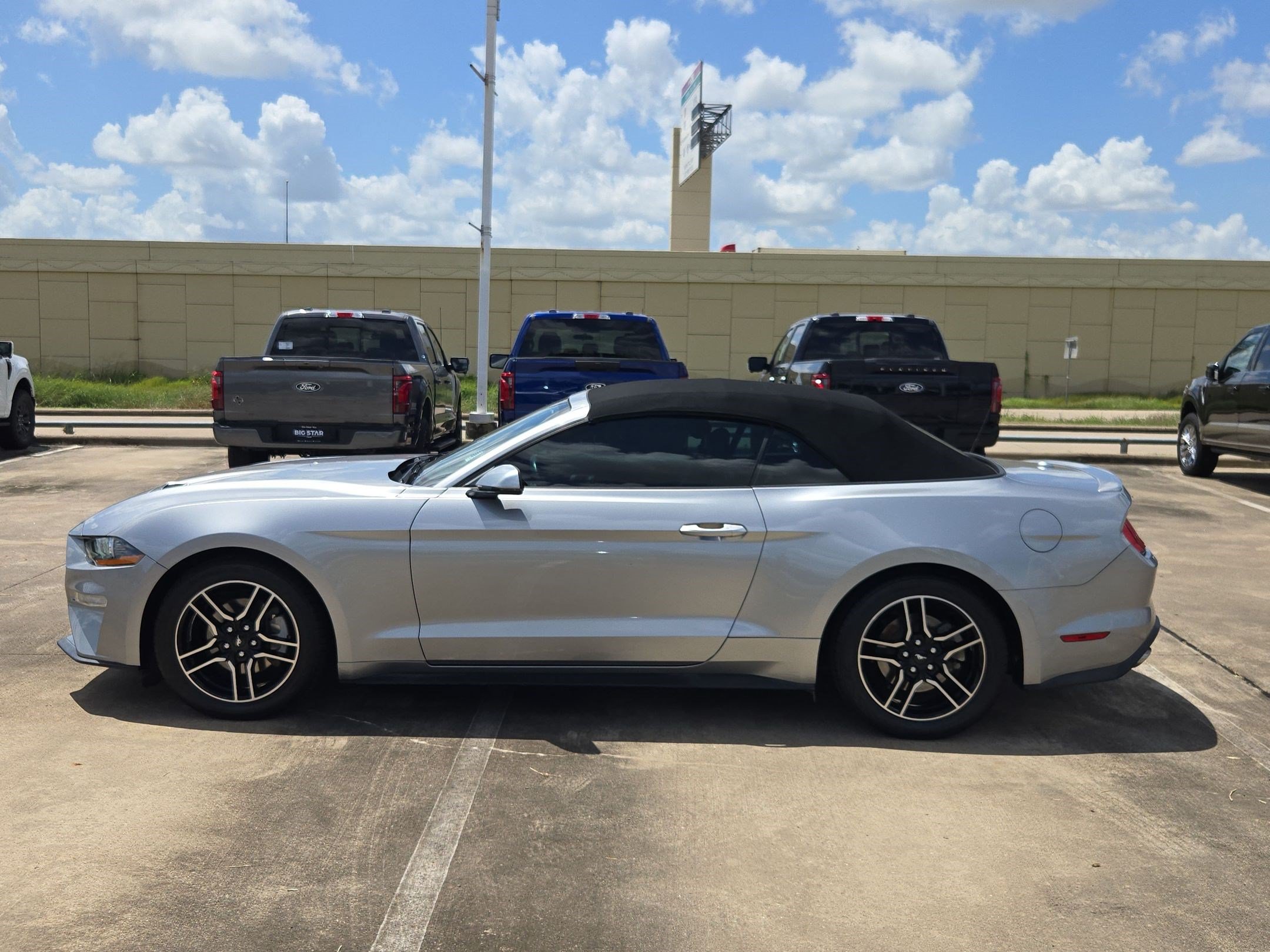 Certified 2020 Ford Mustang Premium RWD image 9