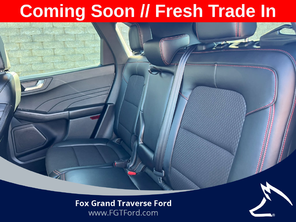 Certified 2025 Ford Escape ST-Line Select AWD/4WD image 4