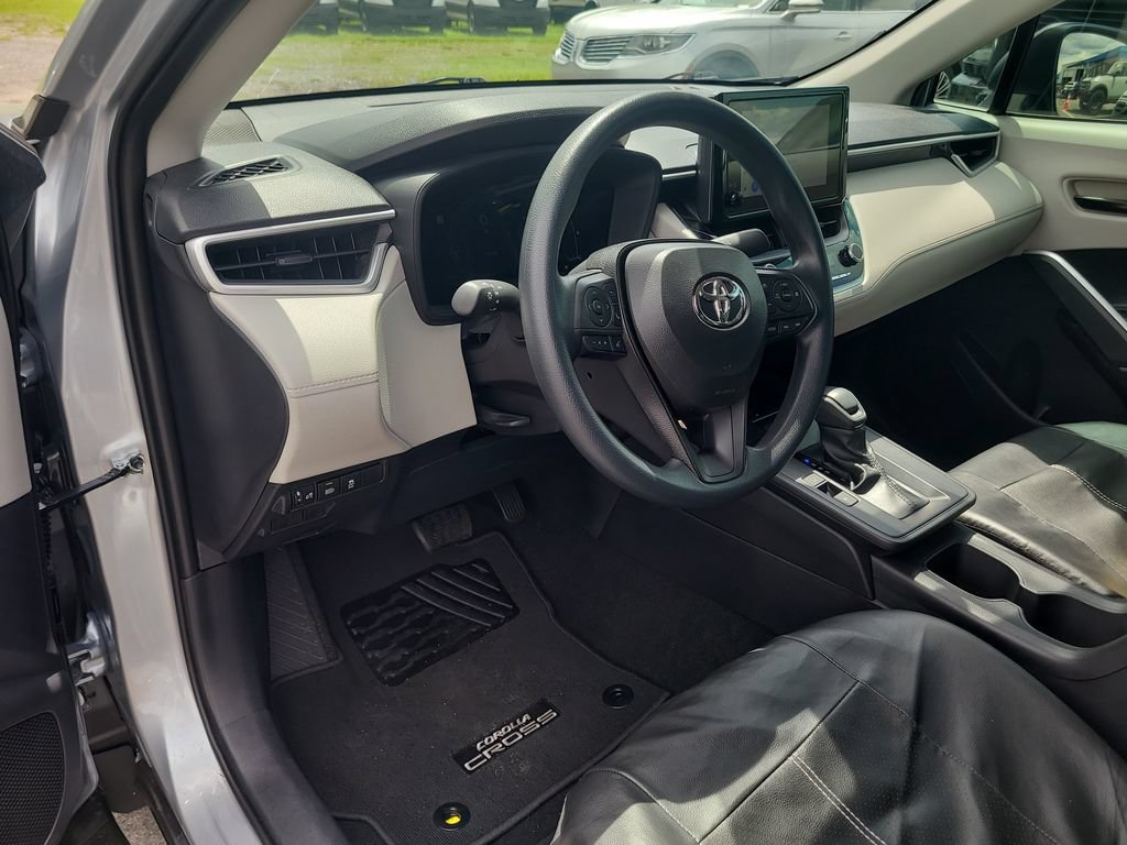 Used 2026 Toyota Corolla Cross L FWD image 14
