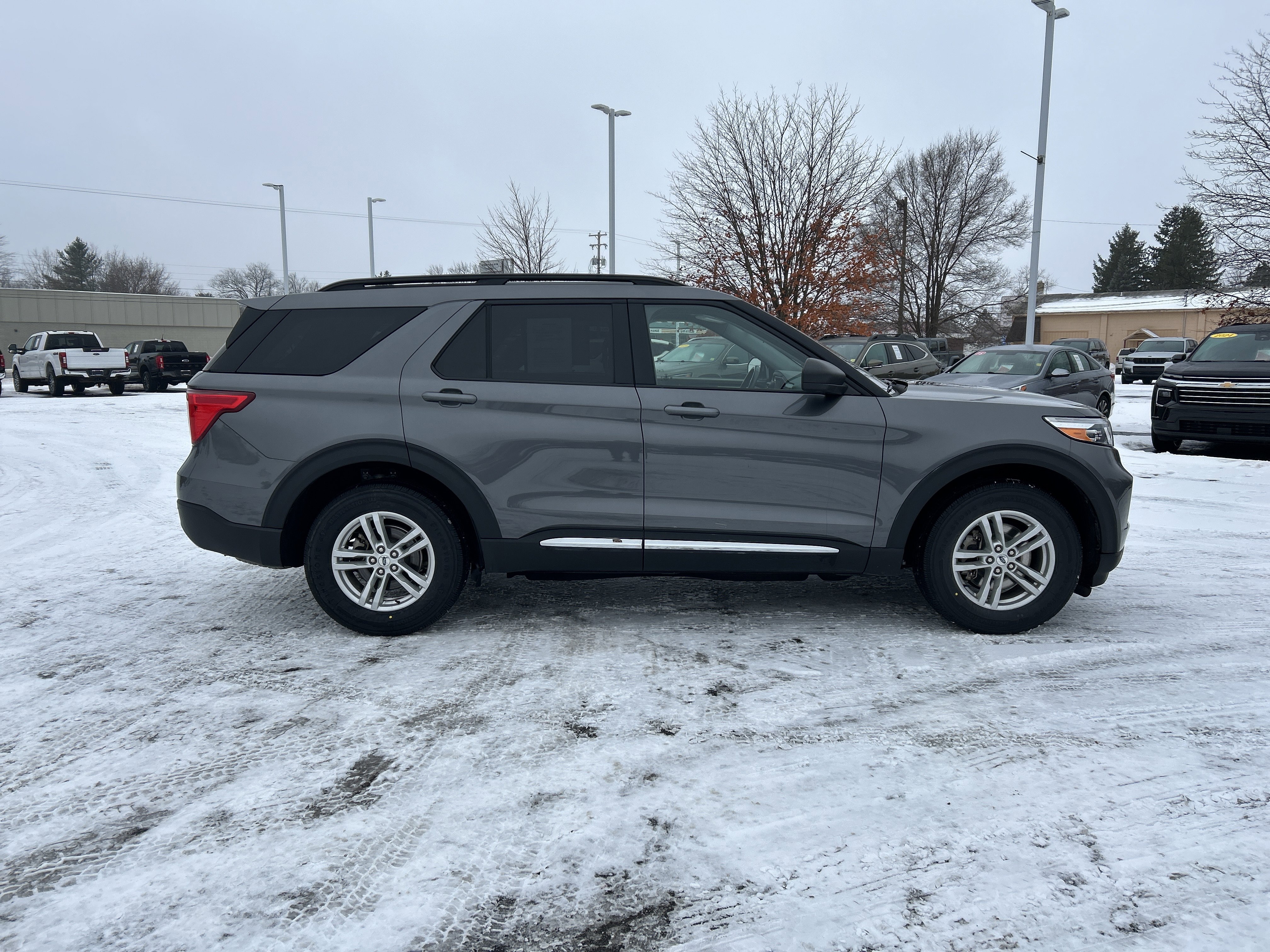 Certified 2022 Ford Explorer XLT w/ Equipment Group 202A image 2